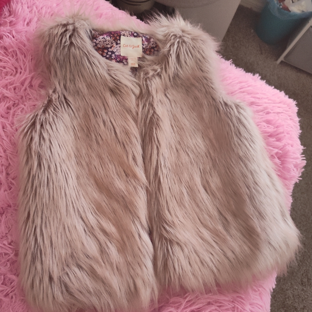 Girls faux fur vest